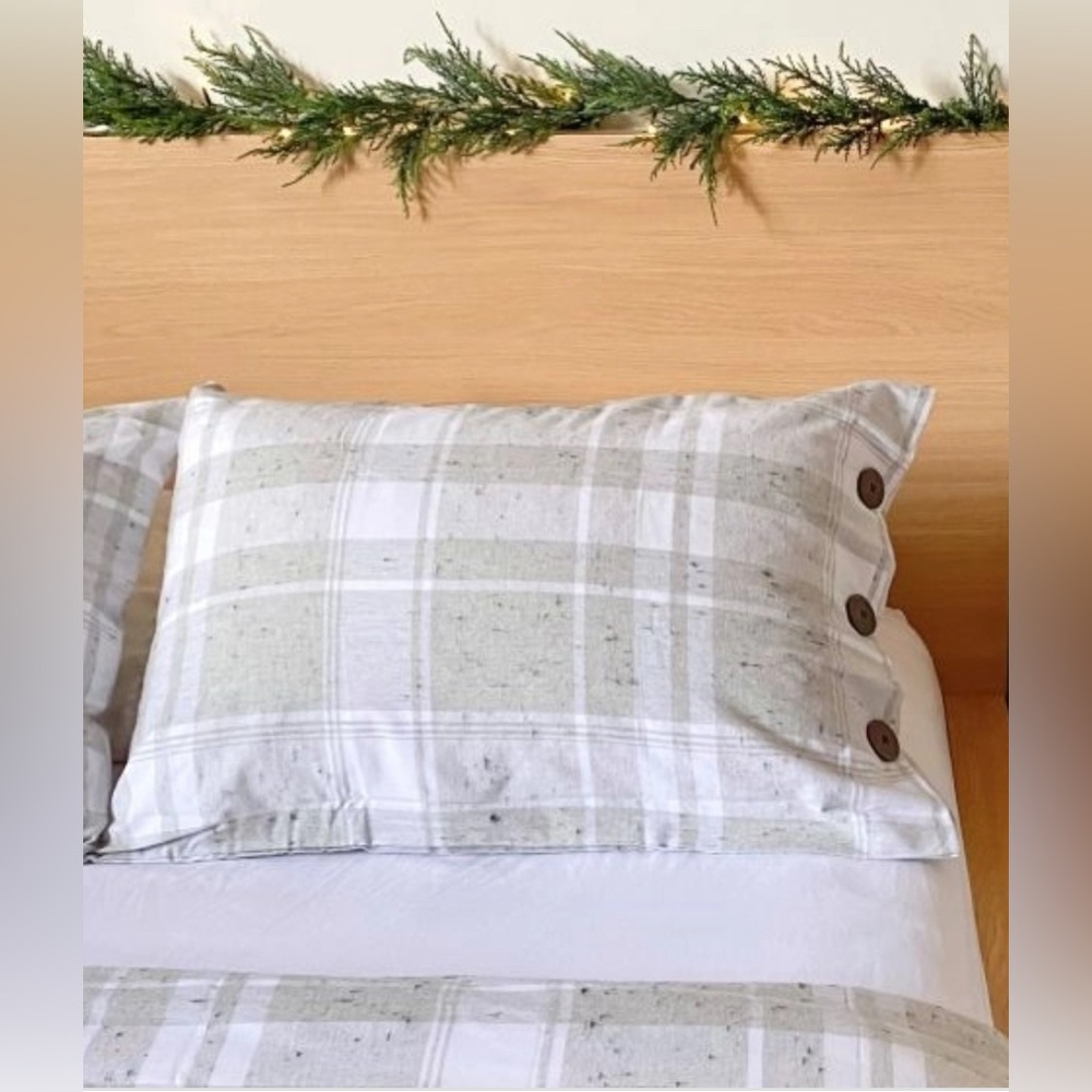 UGG - Pair -Hyland Plaid Pillow Shams- BNWT